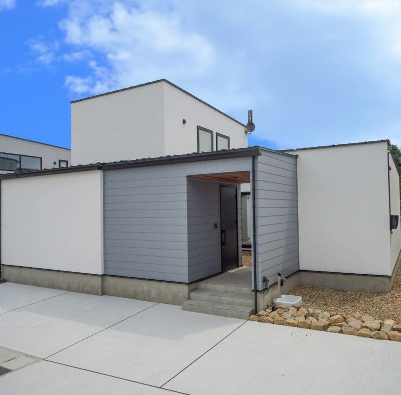 中庭を中心に、家族の時間が広がる家