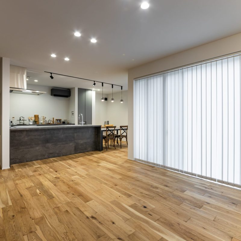 広がりを楽しむ、中庭のあるお家